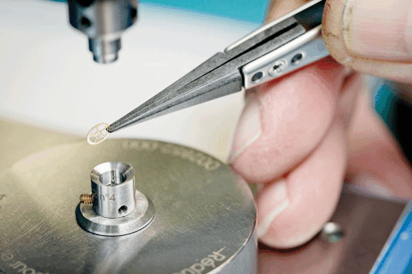 Guilloche, another rare technique that Patek Philippe is committed to safeguarding