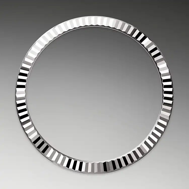 THE FLUTED BEZEL
